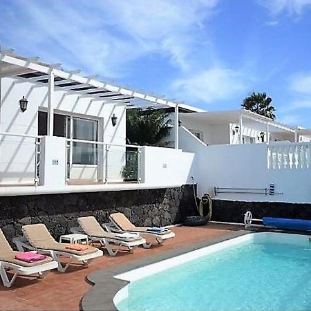 Villa In Puerto Del Carmen Sleeps 6 Includes Swimming Pool Air Con And Wifi Exterior photo